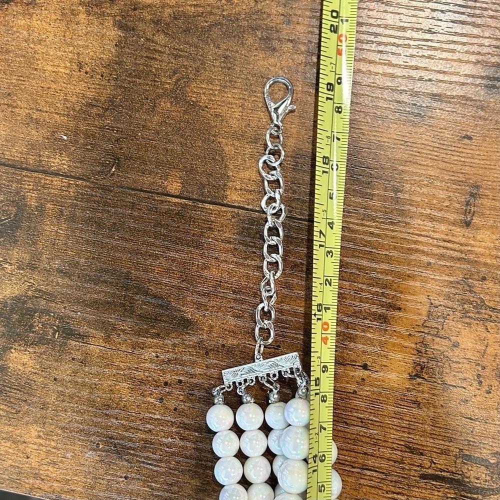 NWT nOir Jewelry Large Pearl Bead Layered Necklace Silver Chain 5 Strand Ivory - Picture 6 of 6